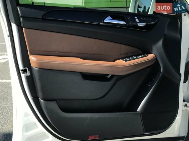 Белый Мерседес ГЛЕ-Класс, объемом двигателя 3 л и пробегом 188 тыс. км за 29500 $, фото 23 на Automoto.ua