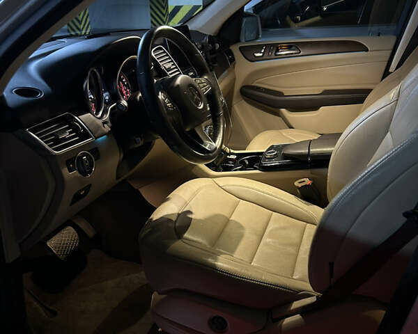 Белый Мерседес ГЛЕ-Класс, объемом двигателя 3 л и пробегом 59 тыс. км за 37800 $, фото 3 на Automoto.ua