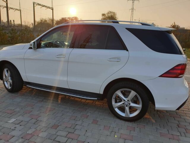 Белый Мерседес ГЛЕ-Класс, объемом двигателя 3.5 л и пробегом 108 тыс. км за 27499 $, фото 2 на Automoto.ua