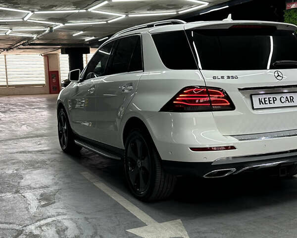 Мерседес ГЛЕ-Класс 2016 в Одессе на Automoto.ua Белый Мерседес ГЛЕ-Класс, объемом двигателя 3.5 л и пробегом 139 тыс. км за 26500 $, фото 7 на Automoto.ua