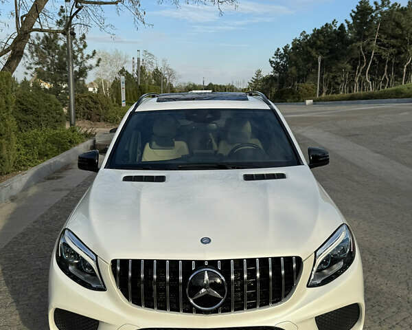 Белый Мерседес ГЛЕ-Класс, объемом двигателя 3 л и пробегом 225 тыс. км за 31000 $, фото 13 на Automoto.ua