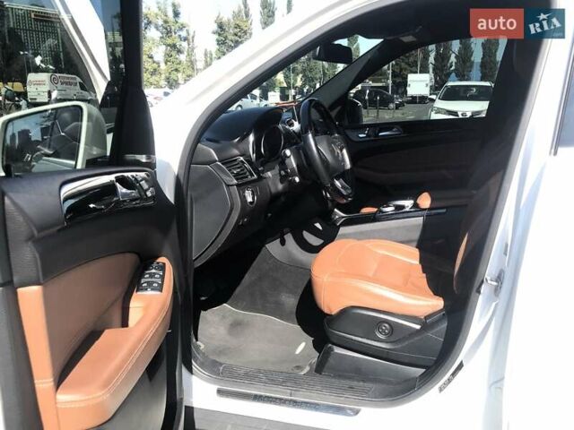 Белый Мерседес ГЛЕ-Класс, объемом двигателя 3 л и пробегом 188 тыс. км за 29500 $, фото 26 на Automoto.ua