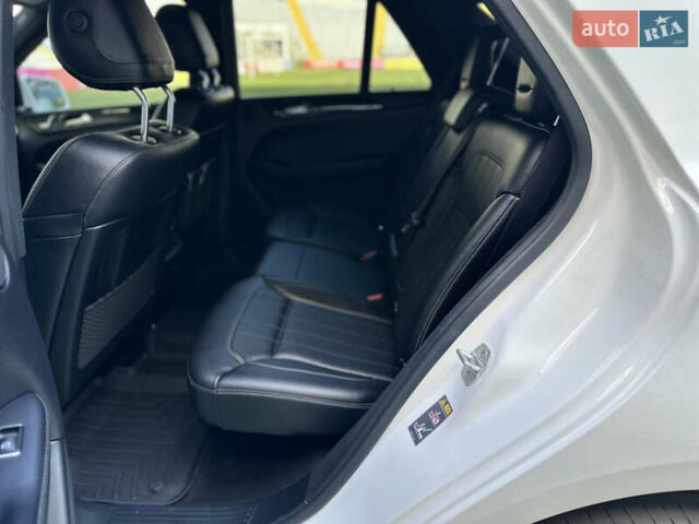 Білий Мерседес ГЛЕ-Клас, об'ємом двигуна 3.5 л та пробігом 237 тис. км за 22900 $, фото 58 на Automoto.ua