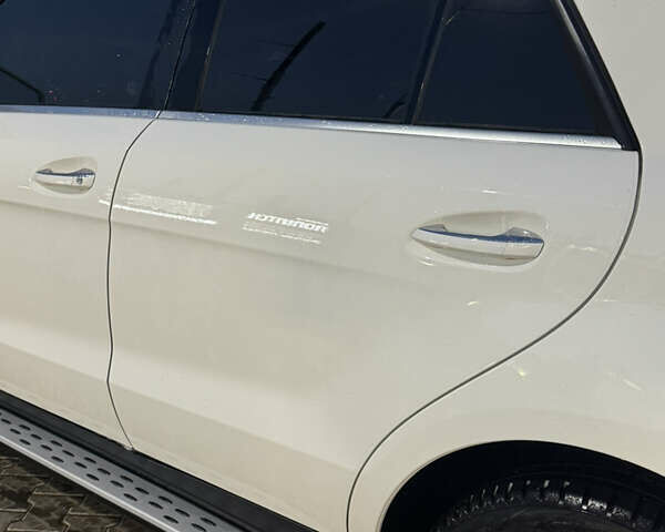 Белый Мерседес ГЛЕ-Класс, объемом двигателя 3 л и пробегом 160 тыс. км за 35500 $, фото 11 на Automoto.ua