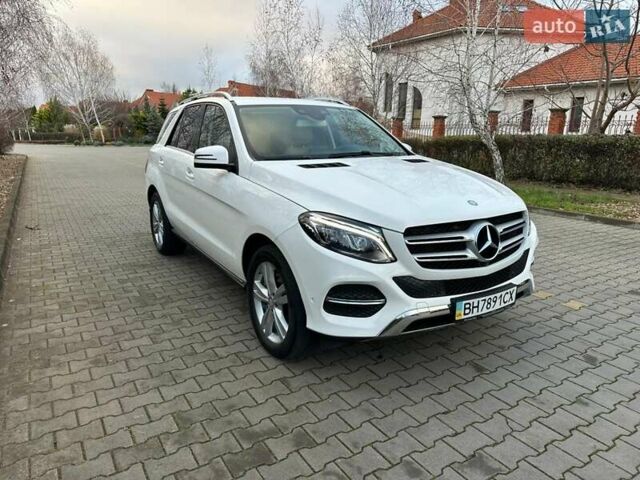 Белый Мерседес ГЛЕ-Класс, объемом двигателя 3 л и пробегом 59 тыс. км за 38300 $, фото 5 на Automoto.ua