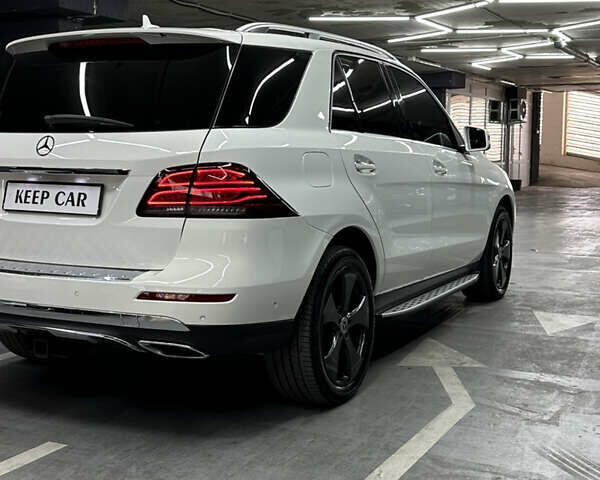 Мерседес ГЛЕ-Класс 2016 в Одессе на Automoto.ua Белый Мерседес ГЛЕ-Класс, объемом двигателя 3.5 л и пробегом 139 тыс. км за 26500 $, фото 8 на Automoto.ua