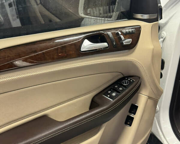 Белый Мерседес ГЛЕ-Класс, объемом двигателя 3 л и пробегом 160 тыс. км за 35500 $, фото 22 на Automoto.ua