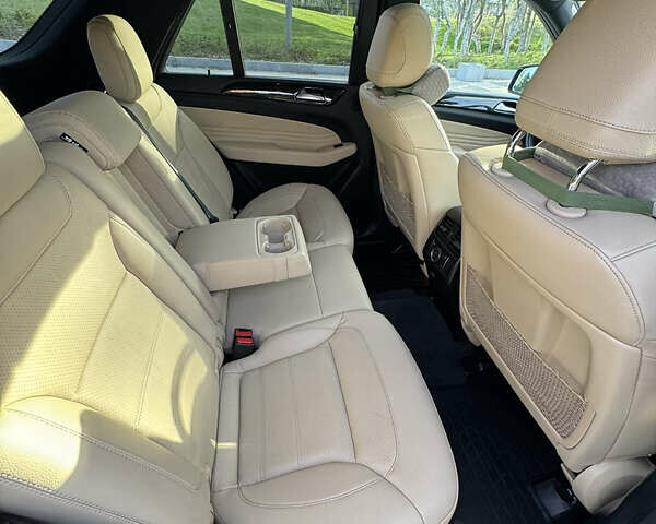 Белый Мерседес ГЛЕ-Класс, объемом двигателя 3 л и пробегом 225 тыс. км за 31000 $, фото 10 на Automoto.ua