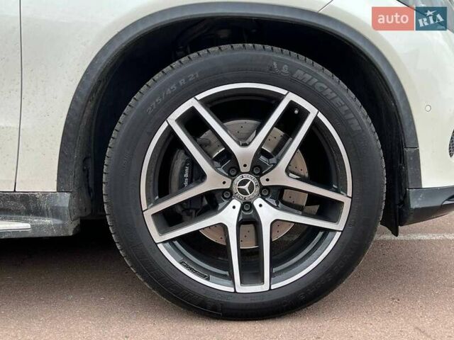 Мерседес ГЛЕ-Класс 2017 в Киеве на Automoto.ua Белый Мерседес ГЛЕ-Класс, объемом двигателя 3 л и пробегом 104 тыс. км за 52000 $, фото 18 на Automoto.ua