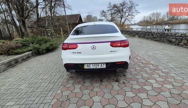 Белый Мерседес ГЛЕ-Класс, объемом двигателя 3 л и пробегом 117 тыс. км за 47000 $, фото 3 на Automoto.ua