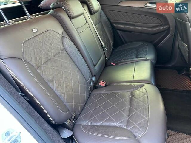 Белый Мерседес ГЛЕ-Класс, объемом двигателя 3 л и пробегом 196 тыс. км за 36940 $, фото 18 на Automoto.ua