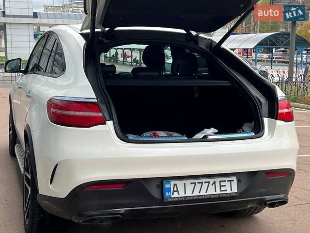 Мерседес ГЛЕ-Класс 2017 в Киеве на Automoto.ua Белый Мерседес ГЛЕ-Класс, объемом двигателя 3 л и пробегом 104 тыс. км за 52000 $, фото 30 на Automoto.ua