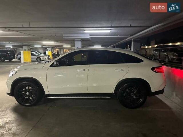 Белый Мерседес ГЛЕ-Класс, объемом двигателя 3 л и пробегом 144 тыс. км за 41000 $, фото 1 на Automoto.ua