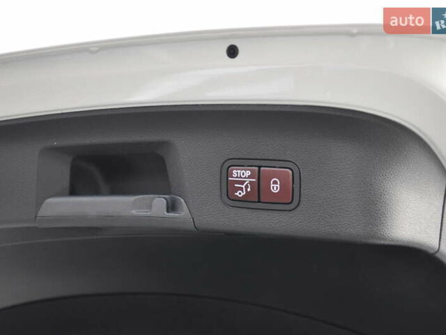 Белый Мерседес ГЛЕ-Класс, объемом двигателя 3 л и пробегом 25 тыс. км за 51500 $, фото 31 на Automoto.ua