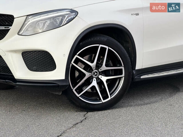 Білий Мерседес ГЛЕ-Клас, об'ємом двигуна 3 л та пробігом 106 тис. км за 41900 $, фото 1 на Automoto.ua
