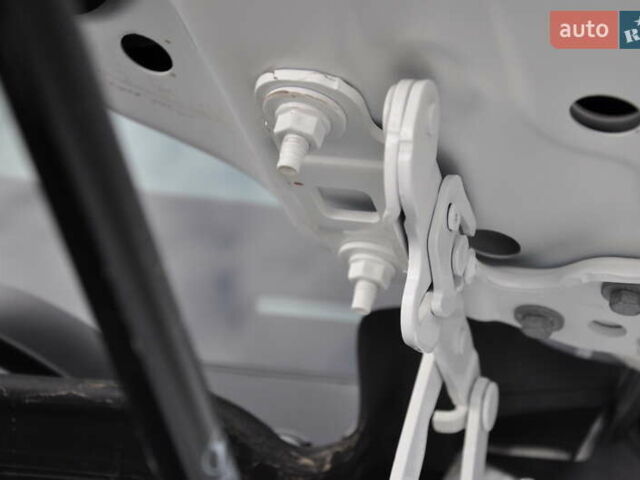 Белый Мерседес ГЛЕ-Класс, объемом двигателя 3 л и пробегом 25 тыс. км за 51500 $, фото 53 на Automoto.ua