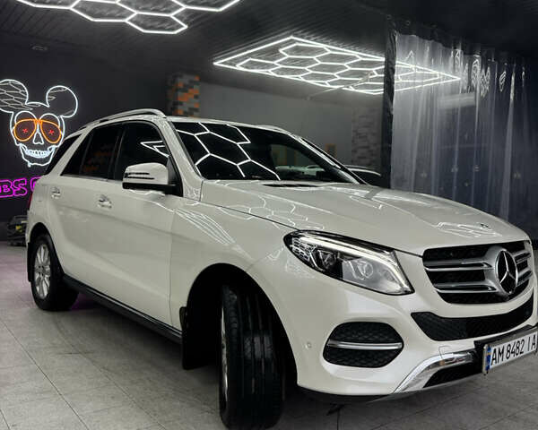 Белый Мерседес ГЛЕ-Класс, объемом двигателя 2.14 л и пробегом 112 тыс. км за 34999 $, фото 3 на Automoto.ua