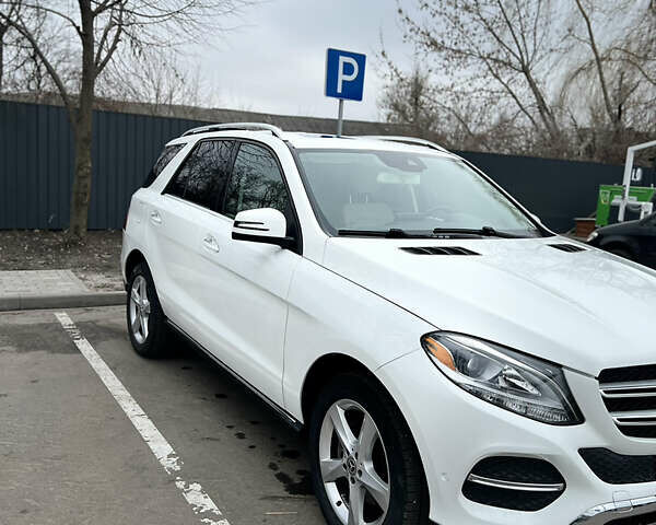 Белый Мерседес ГЛЕ-Класс, объемом двигателя 3.5 л и пробегом 110 тыс. км за 25500 $, фото 5 на Automoto.ua