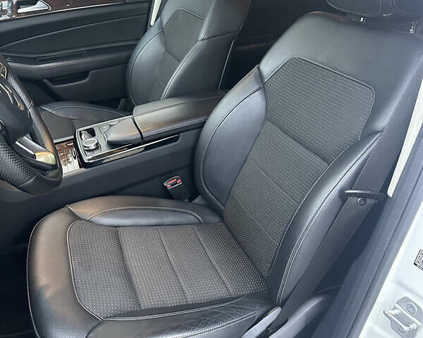 Мерседес ГЛЕ-Класс 2017 в Снятине на Automoto.ua Белый Мерседес ГЛЕ-Класс, объемом двигателя 2.14 л и пробегом 84 тыс. км за 34900 $, фото 27 на Automoto.ua