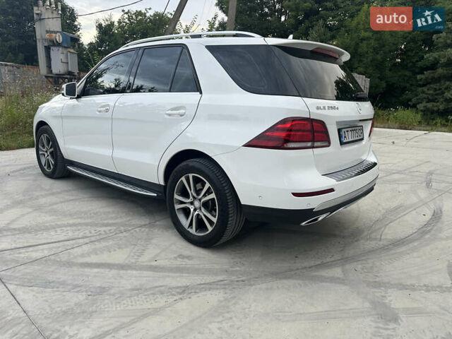 Мерседес ГЛЕ-Класс 2017 в Снятине на Automoto.ua Белый Мерседес ГЛЕ-Класс, объемом двигателя 2.14 л и пробегом 84 тыс. км за 34900 $, фото 13 на Automoto.ua