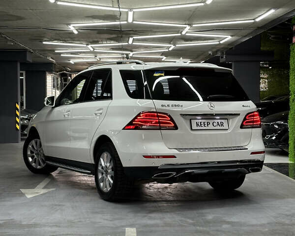 Белый Мерседес ГЛЕ-Класс, объемом двигателя 2.14 л и пробегом 150 тыс. км за 29999 $, фото 1 на Automoto.ua