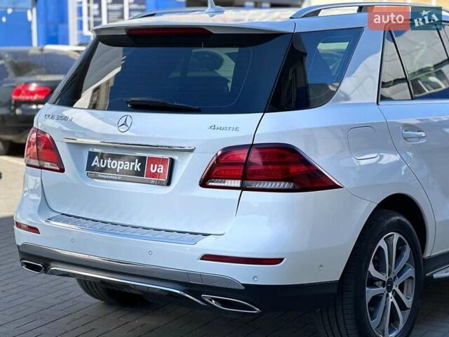 Белый Мерседес ГЛЕ-Класс, объемом двигателя 3 л и пробегом 196 тыс. км за 36940 $, фото 7 на Automoto.ua