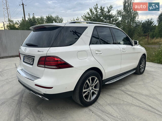 Мерседес ГЛЕ-Класс 2017 в Снятине на Automoto.ua Белый Мерседес ГЛЕ-Класс, объемом двигателя 2.14 л и пробегом 84 тыс. км за 34900 $, фото 11 на Automoto.ua