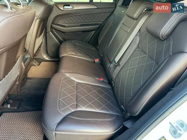 Белый Мерседес ГЛЕ-Класс, объемом двигателя 3 л и пробегом 196 тыс. км за 36940 $, фото 17 на Automoto.ua