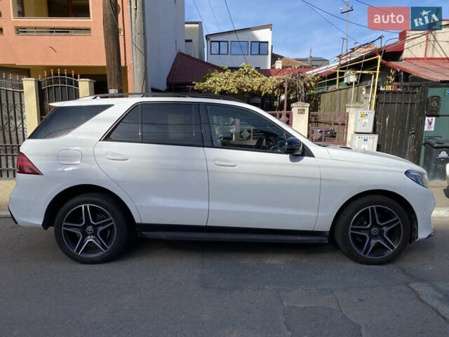 Мерседес ГЛЕ-Класс 2017 в Одессе на Automoto.ua Белый Мерседес ГЛЕ-Класс, объемом двигателя 2.14 л и пробегом 125 тыс. км за 41000 $, фото 2 на Automoto.ua