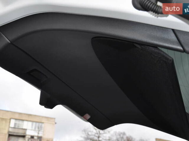 Белый Мерседес ГЛЕ-Класс, объемом двигателя 3 л и пробегом 25 тыс. км за 51500 $, фото 33 на Automoto.ua