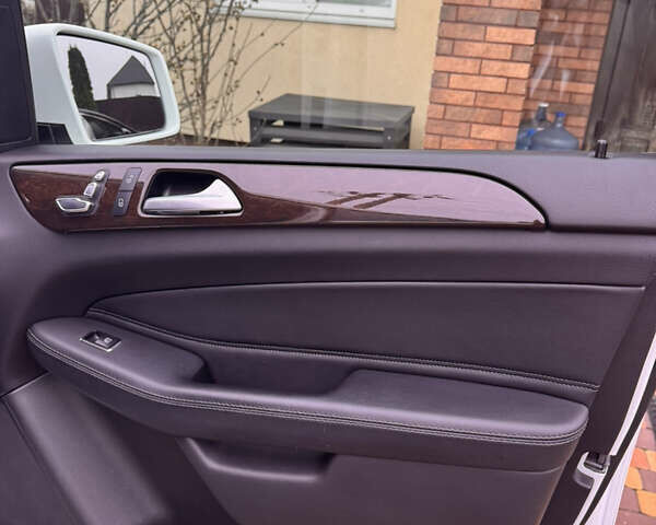 Белый Мерседес ГЛЕ-Класс, объемом двигателя 2.1 л и пробегом 164 тыс. км за 31500 $, фото 16 на Automoto.ua