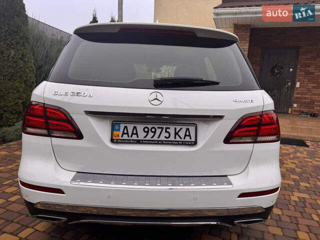 Белый Мерседес ГЛЕ-Класс, объемом двигателя 2.1 л и пробегом 164 тыс. км за 31500 $, фото 5 на Automoto.ua
