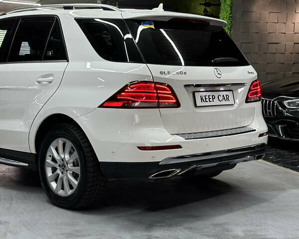 Белый Мерседес ГЛЕ-Класс, объемом двигателя 2.14 л и пробегом 150 тыс. км за 29999 $, фото 2 на Automoto.ua