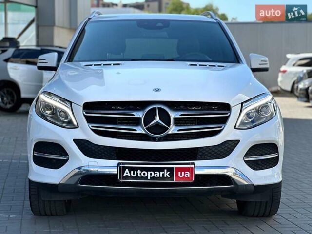 Белый Мерседес ГЛЕ-Класс, объемом двигателя 3 л и пробегом 196 тыс. км за 36940 $, фото 1 на Automoto.ua