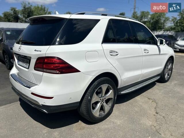 Белый Мерседес ГЛЕ-Класс, объемом двигателя 3.5 л и пробегом 163 тыс. км за 27600 $, фото 2 на Automoto.ua