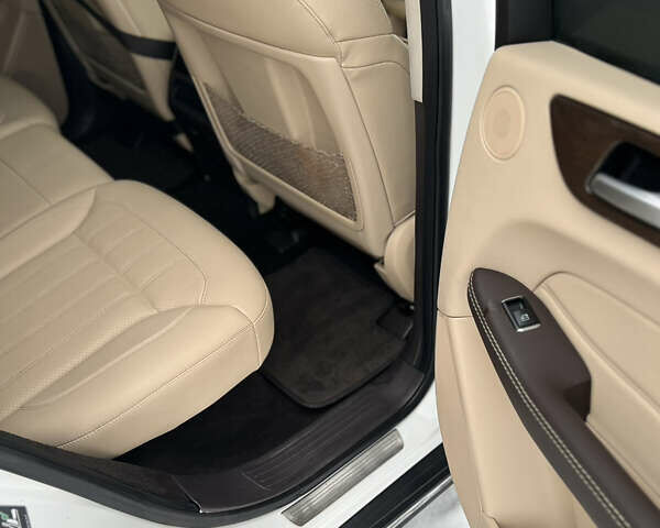 Белый Мерседес ГЛЕ-Класс, объемом двигателя 3.5 л и пробегом 110 тыс. км за 25500 $, фото 25 на Automoto.ua