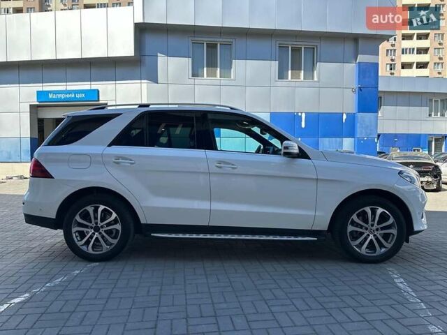 Белый Мерседес ГЛЕ-Класс, объемом двигателя 3 л и пробегом 196 тыс. км за 36940 $, фото 6 на Automoto.ua