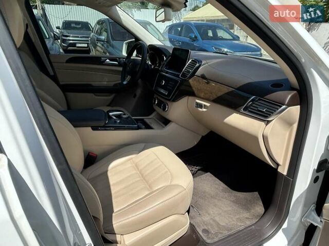 Белый Мерседес ГЛЕ-Класс, объемом двигателя 3.5 л и пробегом 163 тыс. км за 27600 $, фото 10 на Automoto.ua