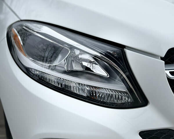 Белый Мерседес ГЛЕ-Класс, объемом двигателя 3.5 л и пробегом 110 тыс. км за 25500 $, фото 14 на Automoto.ua