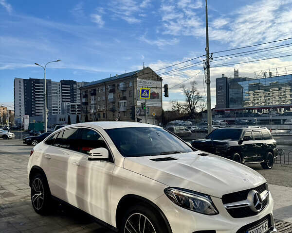 Белый Мерседес ГЛЕ-Класс, объемом двигателя 2.99 л и пробегом 159 тыс. км за 45000 $, фото 2 на Automoto.ua