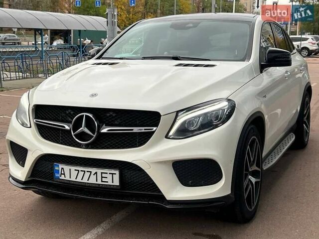 Мерседес ГЛЕ-Класс 2017 в Киеве на Automoto.ua Белый Мерседес ГЛЕ-Класс, объемом двигателя 3 л и пробегом 104 тыс. км за 52000 $, фото 1 на Automoto.ua