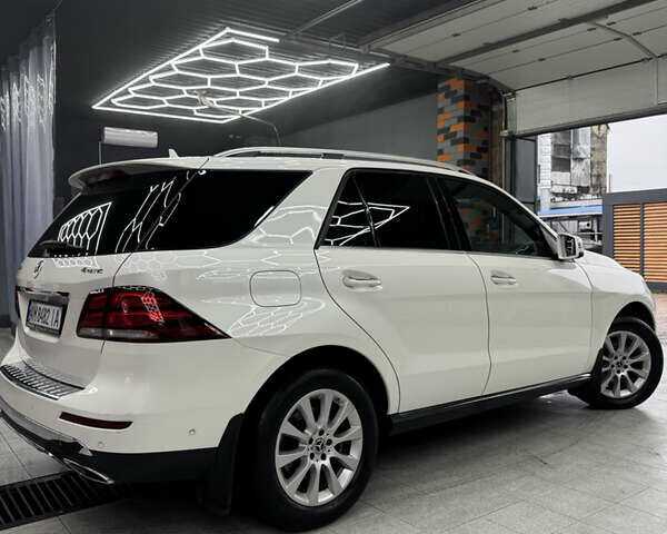 Белый Мерседес ГЛЕ-Класс, объемом двигателя 2.14 л и пробегом 112 тыс. км за 34999 $, фото 11 на Automoto.ua