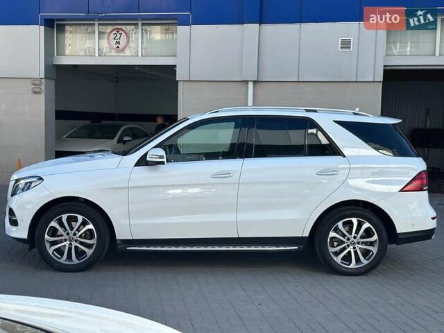 Белый Мерседес ГЛЕ-Класс, объемом двигателя 3 л и пробегом 196 тыс. км за 36940 $, фото 12 на Automoto.ua