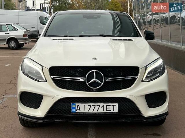 Мерседес ГЛЕ-Класс 2017 в Киеве на Automoto.ua Белый Мерседес ГЛЕ-Класс, объемом двигателя 3 л и пробегом 104 тыс. км за 52000 $, фото 2 на Automoto.ua