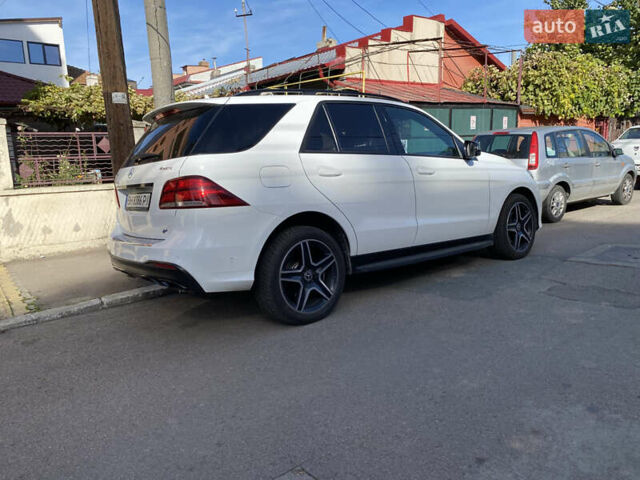 Мерседес ГЛЕ-Класс 2017 в Одессе на Automoto.ua Белый Мерседес ГЛЕ-Класс, объемом двигателя 2.14 л и пробегом 125 тыс. км за 41000 $, фото 3 на Automoto.ua