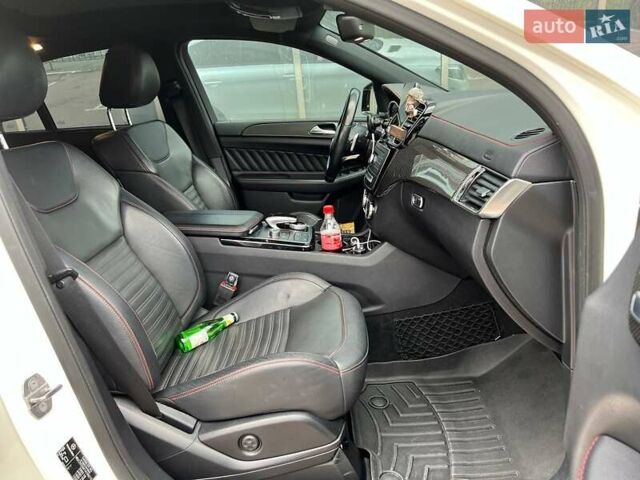 Мерседес ГЛЕ-Класс 2017 в Киеве на Automoto.ua Белый Мерседес ГЛЕ-Класс, объемом двигателя 3 л и пробегом 104 тыс. км за 52000 $, фото 10 на Automoto.ua