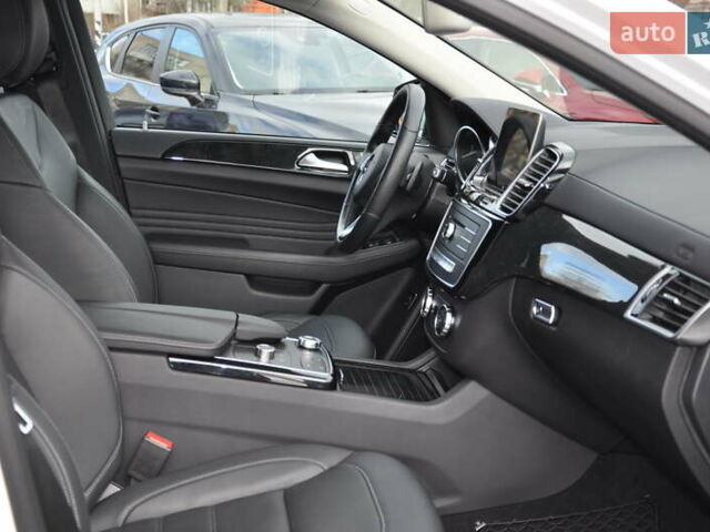 Белый Мерседес ГЛЕ-Класс, объемом двигателя 3 л и пробегом 25 тыс. км за 51500 $, фото 45 на Automoto.ua