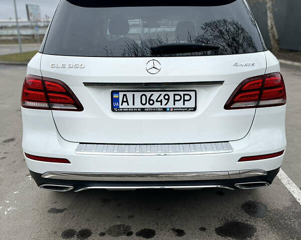 Белый Мерседес ГЛЕ-Класс, объемом двигателя 3.5 л и пробегом 110 тыс. км за 25500 $, фото 3 на Automoto.ua