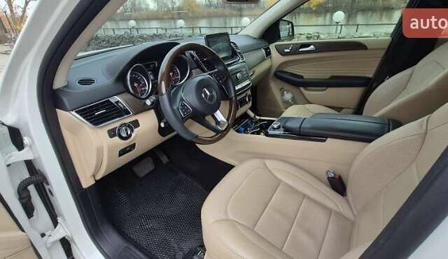 Белый Мерседес ГЛЕ-Класс, объемом двигателя 3 л и пробегом 117 тыс. км за 47000 $, фото 6 на Automoto.ua