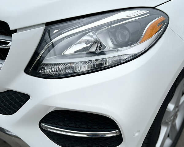 Белый Мерседес ГЛЕ-Класс, объемом двигателя 3.5 л и пробегом 110 тыс. км за 25500 $, фото 15 на Automoto.ua